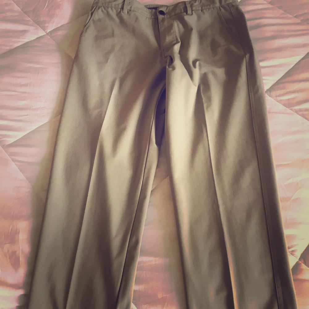Brand new Under Armour khaki men’s pants